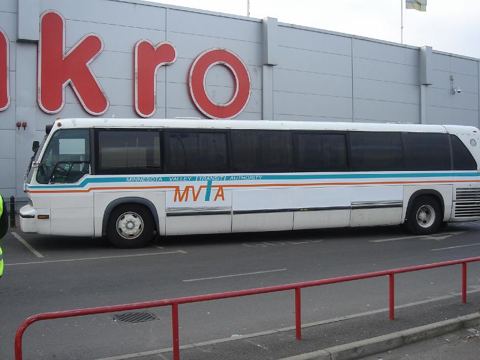 Photo 3 of Bus